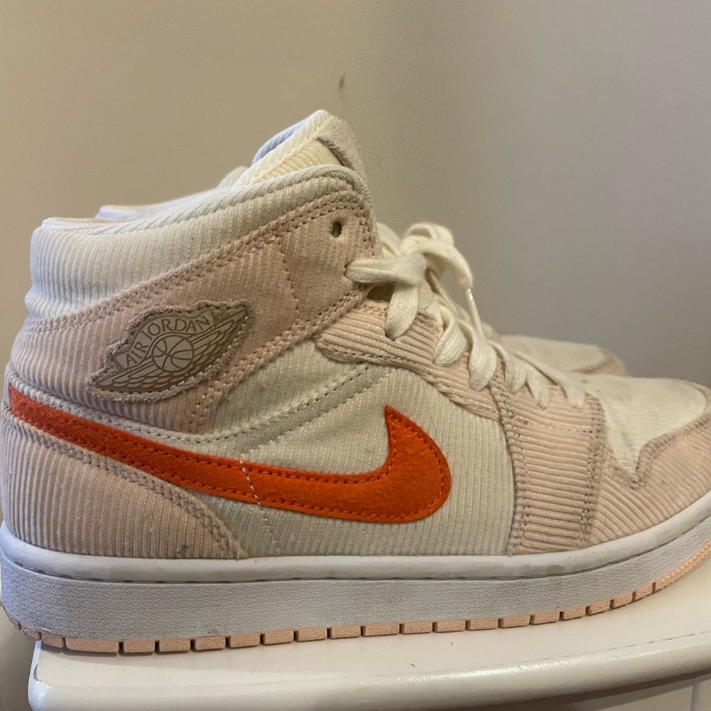 Nike Jordan Mid Corduroy